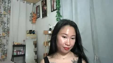 Snapshot of pinayhotty_yumie chatting on 06.19.26 yumie online show from 06.19.26