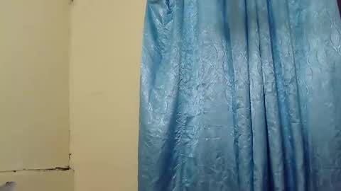 pinayloving_bella online show from 10.10.25