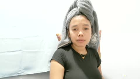 Snapshot of pinaysweetgirl_19 chatting on 06.24.26 pinaysweetgirl_19 online show from 06.24.26