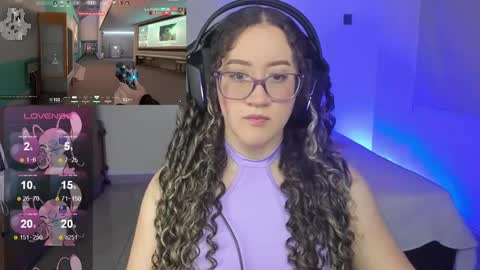 Emilly Santis online show from 01.11.25