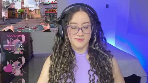 Emilly Santis online show from 01.11.25