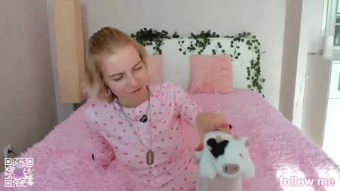 pink_lila18 online show from 10.09.25