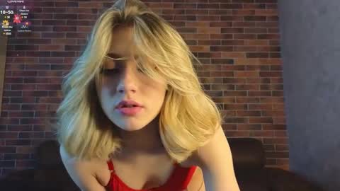 Snapshot of pinkadele chatting on 01.13.25 Adele online show from 01.13.25