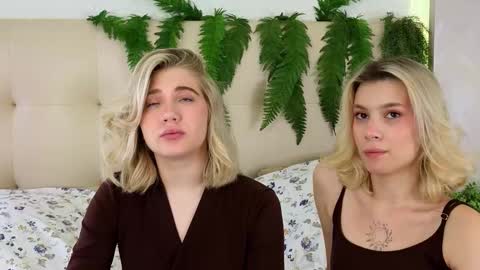 Snapshot of pinkadele chatting on 09.12.25 Adele online show from 09.12.25