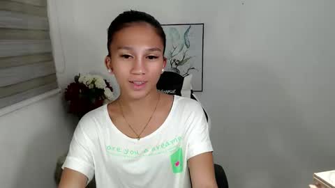 Snapshot of pinkdollbaby_ chatting on 04.22.26 pinkdollbaby_ online show from 04.22.26