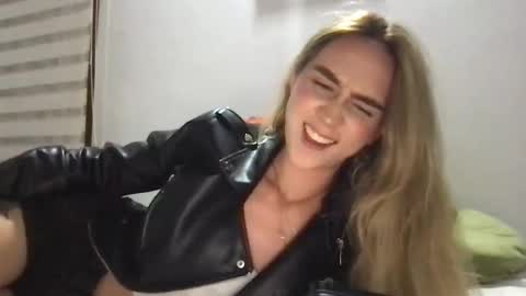Pinkilola online show from 04.10.26