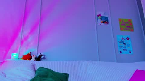 Mila online show from 04.09.26