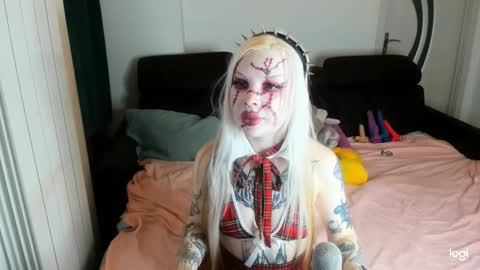 Snapshot of pinkslobber chatting on 11.01.25 Helen Goat online show from 11.01.25