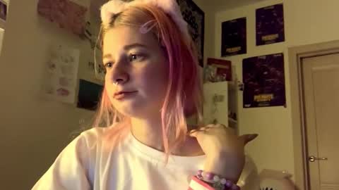 Snapshot of pinkvampire chatting on 10.09.25 Sara online show from 10.09.25