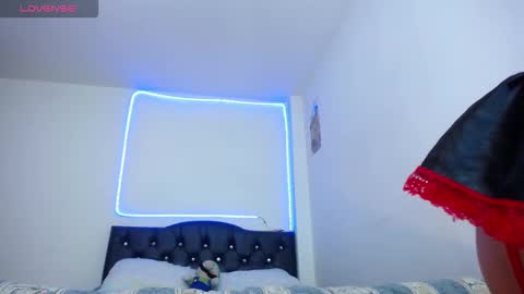 VIOLETA LOPEZ online show from 02.05.26