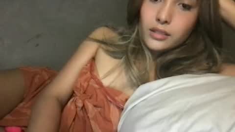 Snapshot of pinky_skylar chatting on 07.06.26 taylor-dont forget to follow and give thumps up online show from 07.06.26