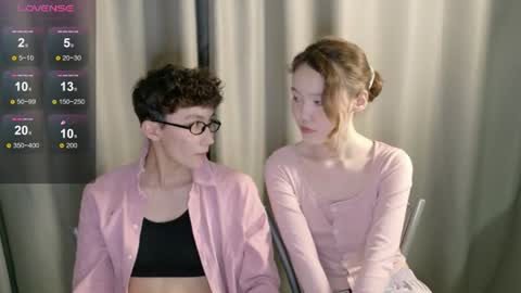 Li long hair and Ru short hair online show from 06.19.26