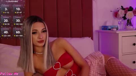 Snapshot of pinkyspark chatting on 02.25.26 Pinky online show from 02.25.26