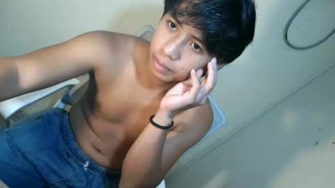 Snapshot of pinoy_fuckboyxxx chatting on 05.27.26 pinoy_fuckboyxxx online show from 05.27.26