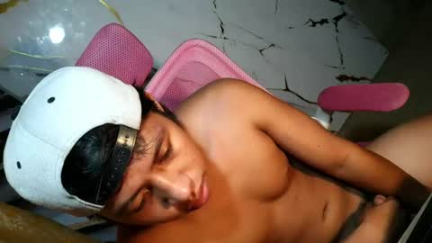 Snapshot of pinoy_fuckboyxxx chatting on 06.14.26 pinoy_fuckboyxxx online show from 06.14.26