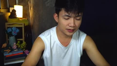 Snapshot of pinoy_petitehugecock chatting on 04.22.26 alex online show from 04.22.26