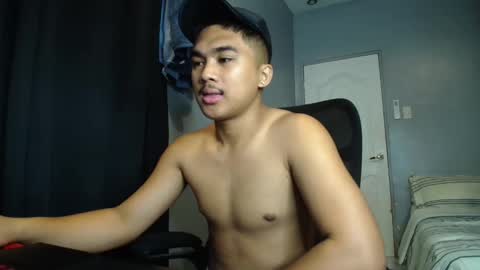 Snapshot of pinoyadriannexxx chatting on 04.25.26 Adrianne online show from 04.25.26