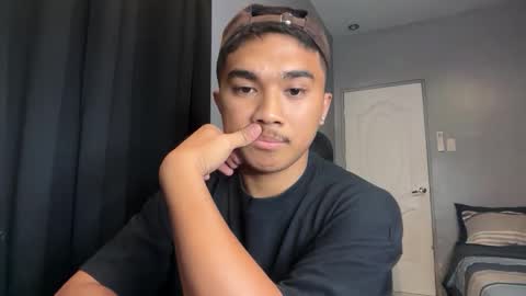 Snapshot of pinoyadriannexxx chatting on 05.04.26 Adrianne online show from 05.04.26