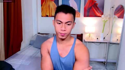 Snapshot of pinoymilker chatting on 12.27.24 ethan online show from 12.27.24