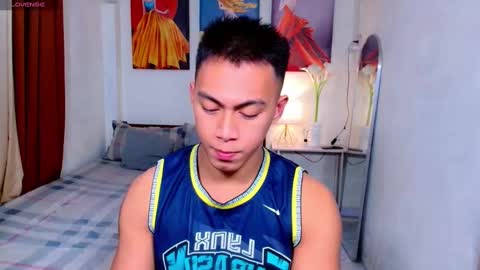 Snapshot of pinoymilker chatting on 01.02.25 ethan online show from 01.02.25