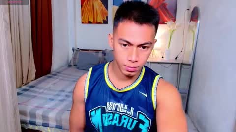 Snapshot of pinoymilker chatting on 01.02.25 ethan online show from 01.02.25