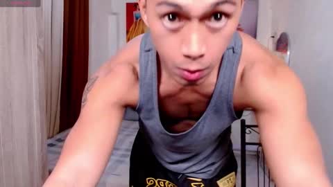 Snapshot of pinoymilker chatting on 01.09.25 ethan online show from 01.09.25