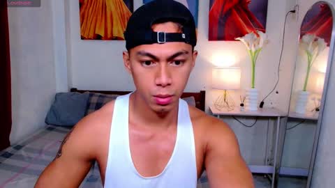 Snapshot of pinoymilker chatting on 02.02.25 ethan online show from 02.02.25