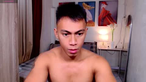 Snapshot of pinoymilker chatting on 02.04.25 ethan online show from 02.04.25