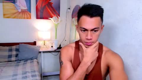 Snapshot of pinoymilker chatting on 02.10.25 ethan online show from 02.10.25