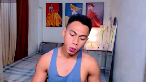 Snapshot of pinoymilker chatting on 02.11.25 ethan online show from 02.11.25