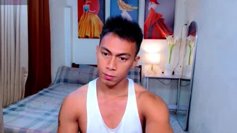 Snapshot of pinoymilker chatting on 02.14.25 ethan online show from 02.14.25