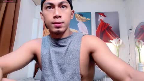 Snapshot of pinoymilker chatting on 02.18.25 ethan online show from 02.18.25