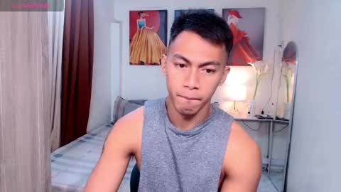 Snapshot of pinoymilker chatting on 02.26.25 ethan online show from 02.26.25