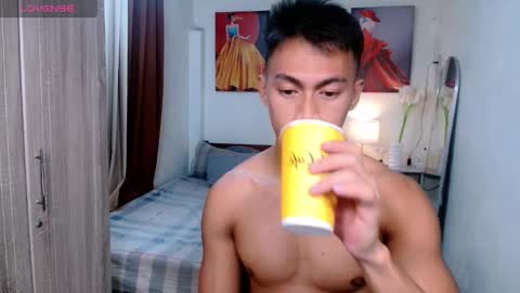 Snapshot of pinoymilker chatting on 02.28.25 ethan online show from 02.28.25