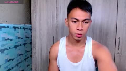 Snapshot of pinoymilker chatting on 02.28.25 ethan online show from 02.28.25