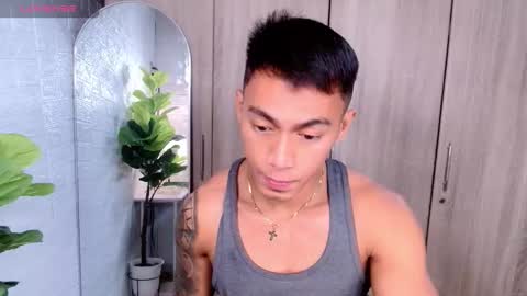 Snapshot of pinoymilker chatting on 09.12.25 ethan online show from 09.12.25