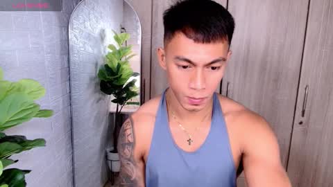 Snapshot of pinoymilker chatting on 09.13.25 ethan online show from 09.13.25