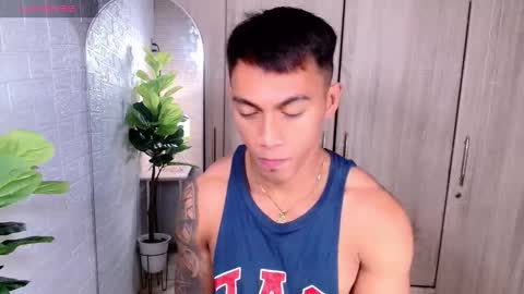 Snapshot of pinoymilker chatting on 09.15.25 ethan online show from 09.15.25