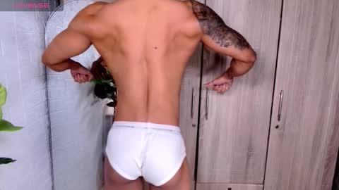 Snapshot of pinoymilker chatting on 09.21.25 ethan online show from 09.21.25