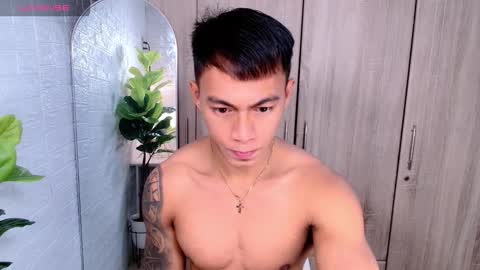 Snapshot of pinoymilker chatting on 09.22.25 ethan online show from 09.22.25