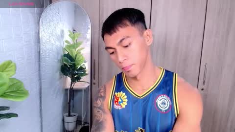 Snapshot of pinoymilker chatting on 09.26.25 ethan online show from 09.26.25