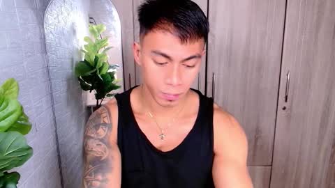 Snapshot of pinoymilker chatting on 10.22.25 ethan online show from 10.22.25