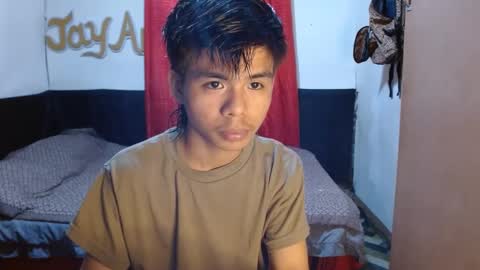 Snapshot of pinoymonstercock_xx chatting on 01.08.25 WIN WIN JAY AR online show from 01.08.25