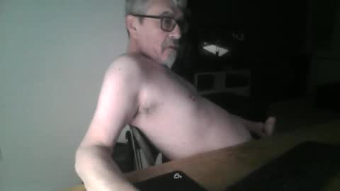 Snapshot of pipi2704 chatting on 04.25.26 pipi2704 online show from 04.25.26