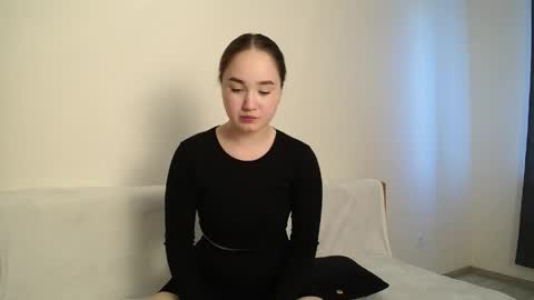 Snapshot of pixie____ chatting on 05.18.26 Lily online show from 05.18.26