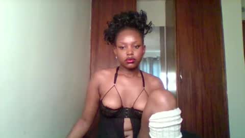 Snapshot of pixie_roman chatting on 04.22.26 Majesty online show from 04.22.26