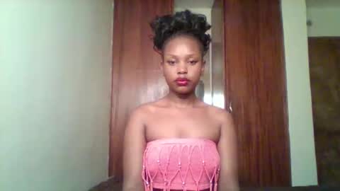 Snapshot of pixie_roman chatting on 04.24.26 Majesty online show from 04.24.26