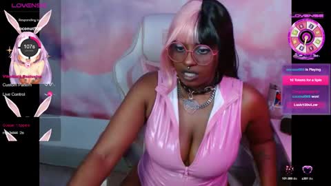 Snapshot of pixiebob25 chatting on 10.12.25 Thekawaiidomme online show from 10.12.25