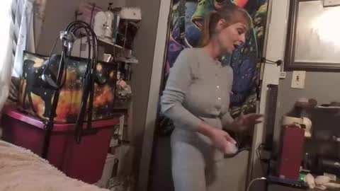 pizzedwife online show from 04.28.26