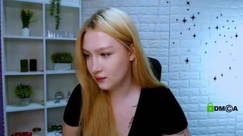 Sophie online show from 06.04.26